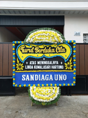 Papan Bunga Duka di Pintu Langit Jae